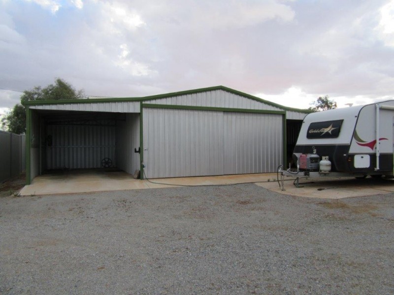 12 Railway Avenue, Carnamah WA 6517