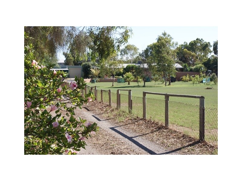 4 Philbey Road, Dongara WA 6525