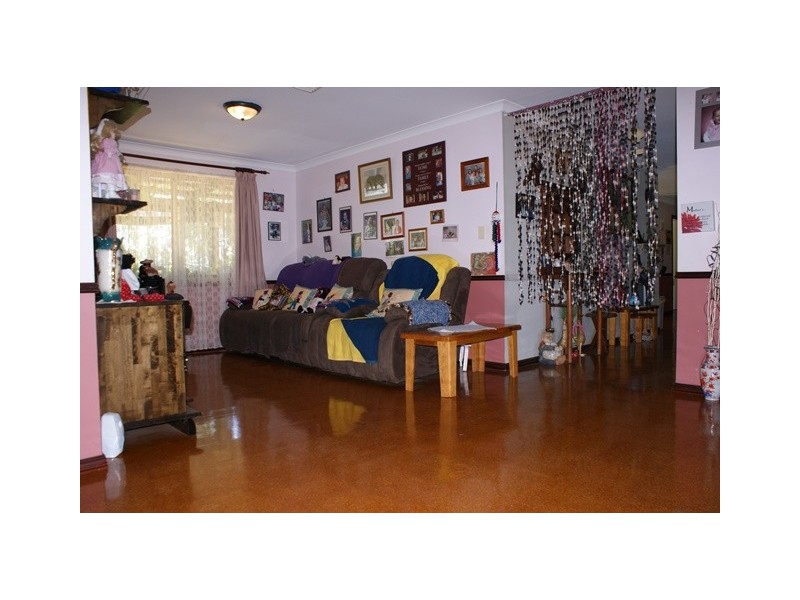 4 Philbey Road, Dongara WA 6525