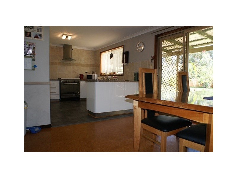 4 Philbey Road, Dongara WA 6525