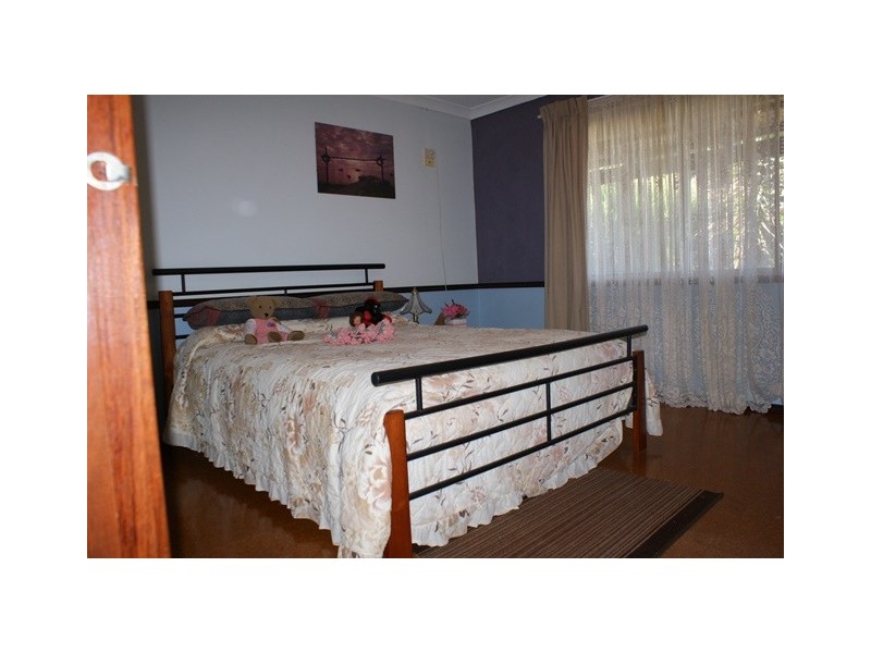 4 Philbey Road, Dongara WA 6525