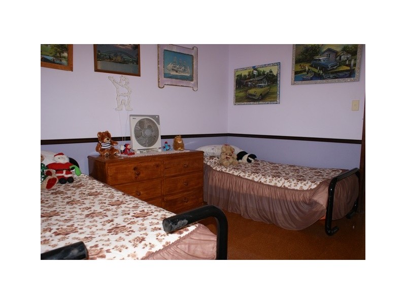 4 Philbey Road, Dongara WA 6525