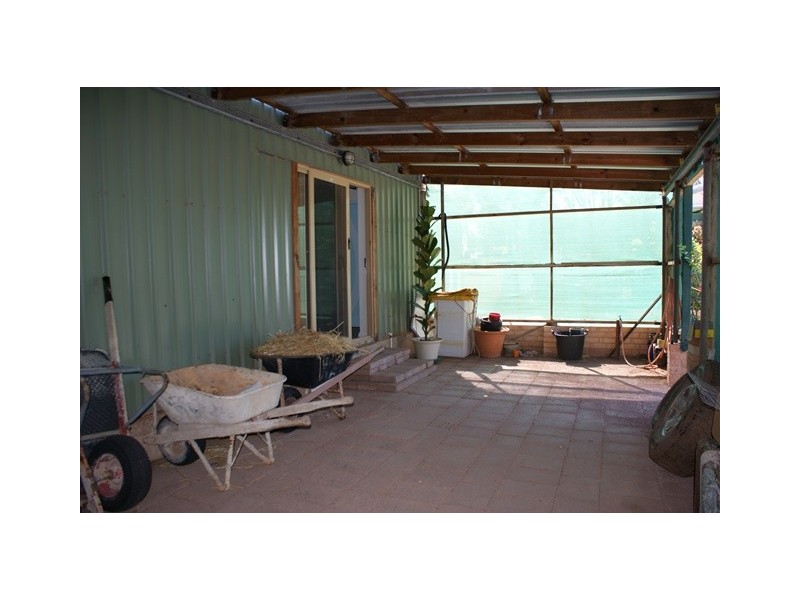 4 Philbey Road, Dongara WA 6525