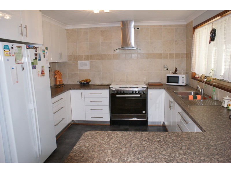 4 Philbey Road, Dongara WA 6525