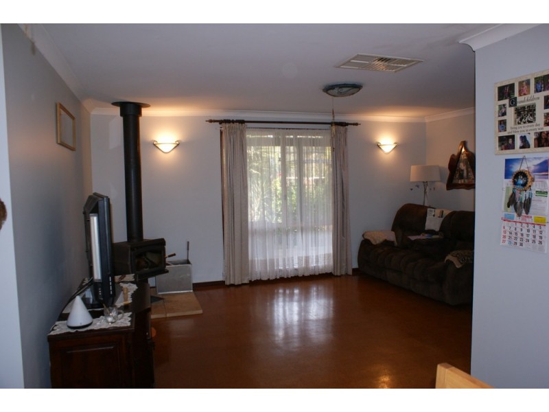 4 Philbey Road, Dongara WA 6525