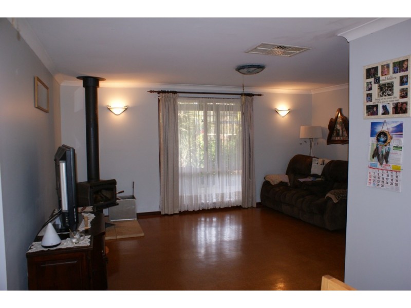 4 Philbey Road, Dongara WA 6525