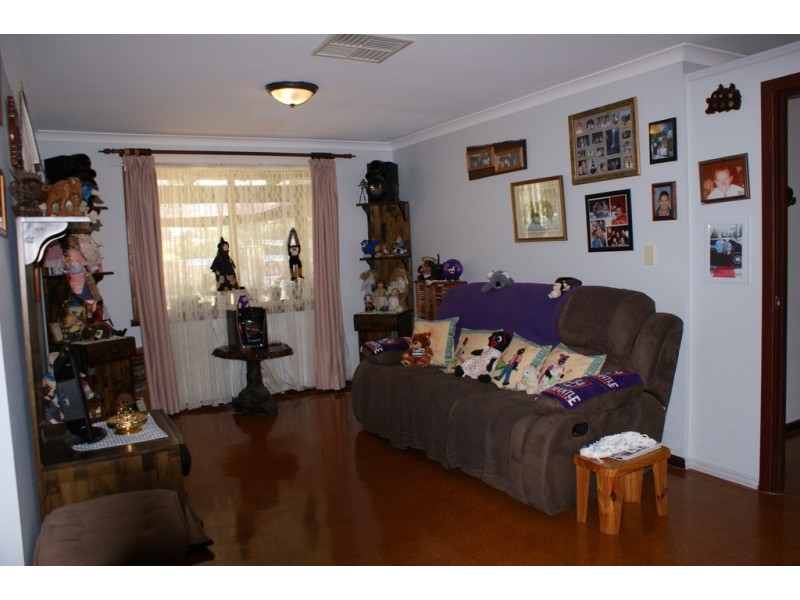 4 Philbey Road, Dongara WA 6525