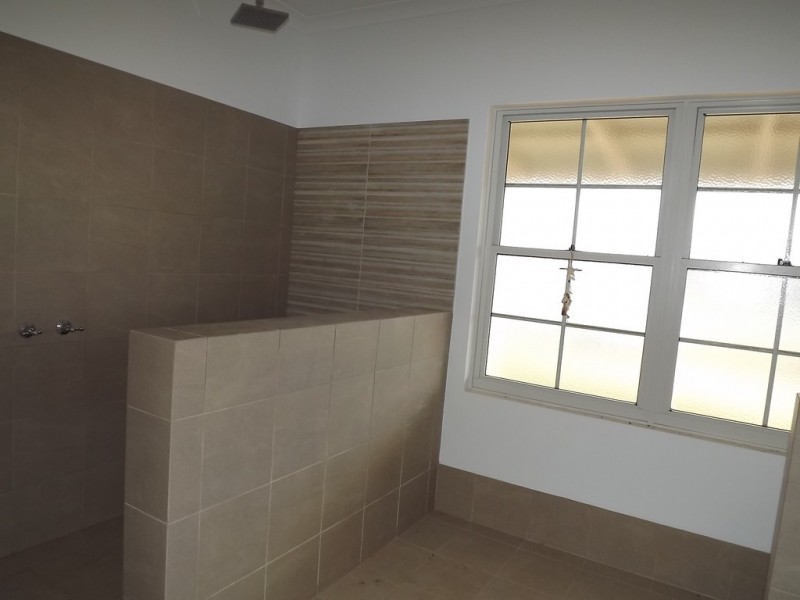 11 Cardwell gardens, Dongara WA 6525