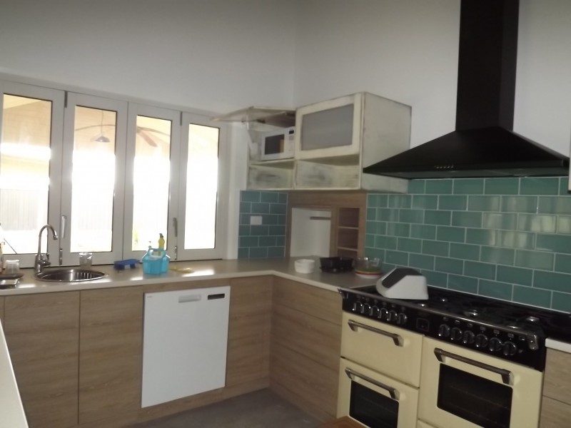 11 Cardwell gardens, Dongara WA 6525