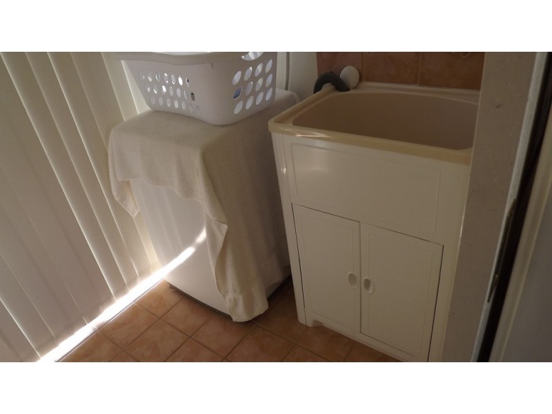 1/6 Marina Heights, Port Denison WA 6525