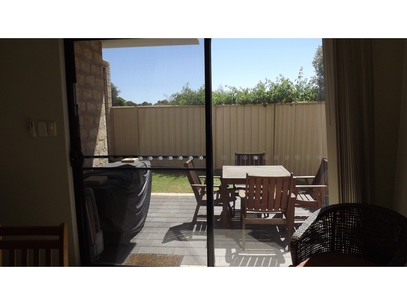 1/6 Marina Heights, Port Denison WA 6525