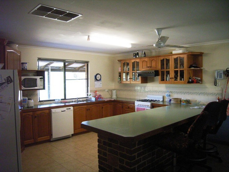 17 Brennand Road, Dongara WA 6525