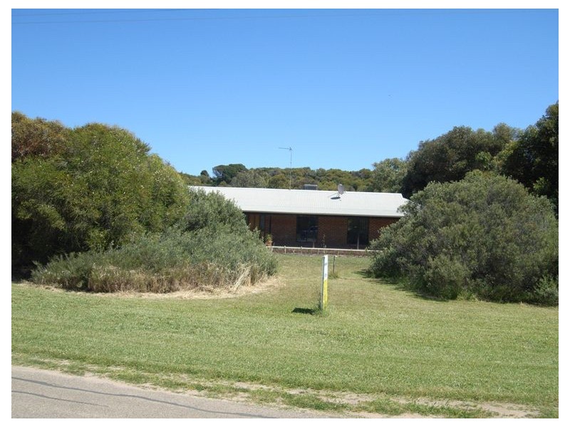 17 Brennand Road, Dongara WA 6525