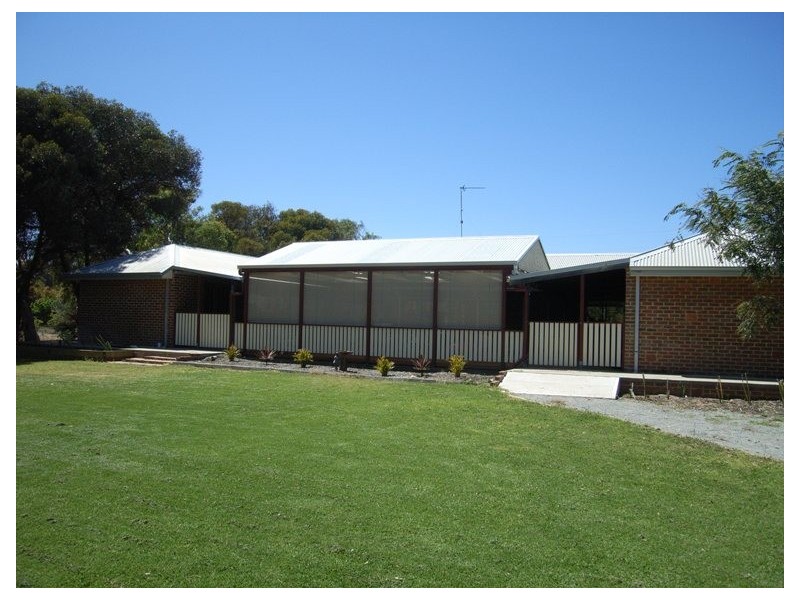 17 Brennand Road, Dongara WA 6525