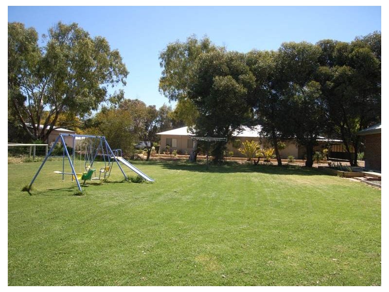 17 Brennand Road, Dongara WA 6525