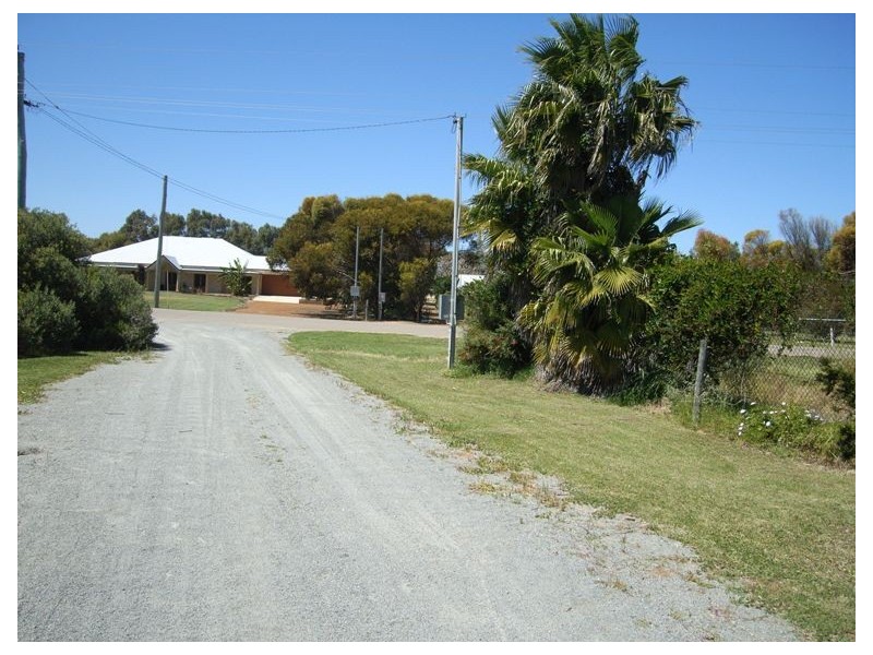 17 Brennand Road, Dongara WA 6525