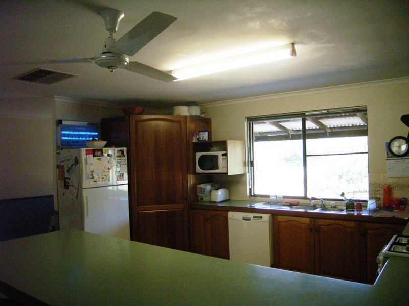 17 Brennand Road, Dongara WA 6525