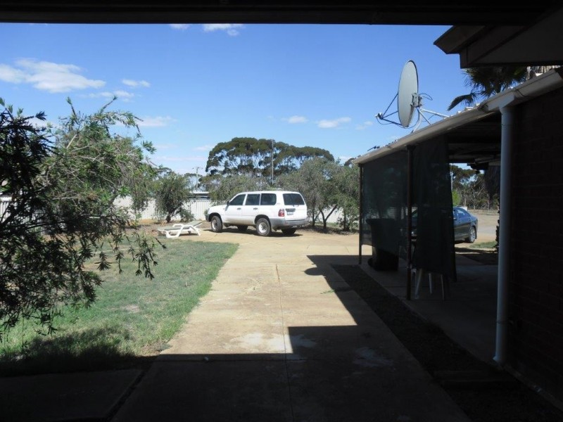 6 Howard Place, Three Springs WA 6519