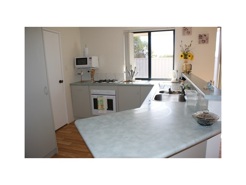 10 Sundew Avenue, Port Denison WA 6525