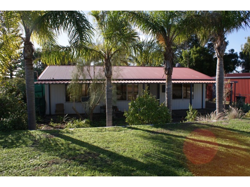 12 Armstrong Street, Dongara WA 6525