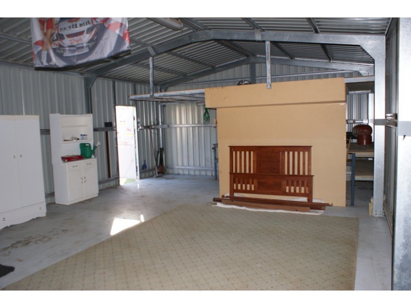 12 Armstrong Street, Dongara WA 6525