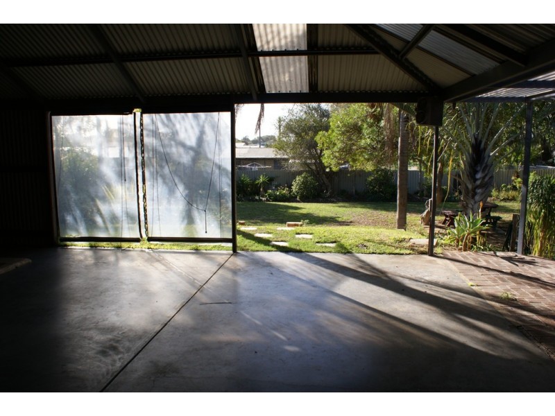 12 Armstrong Street, Dongara WA 6525