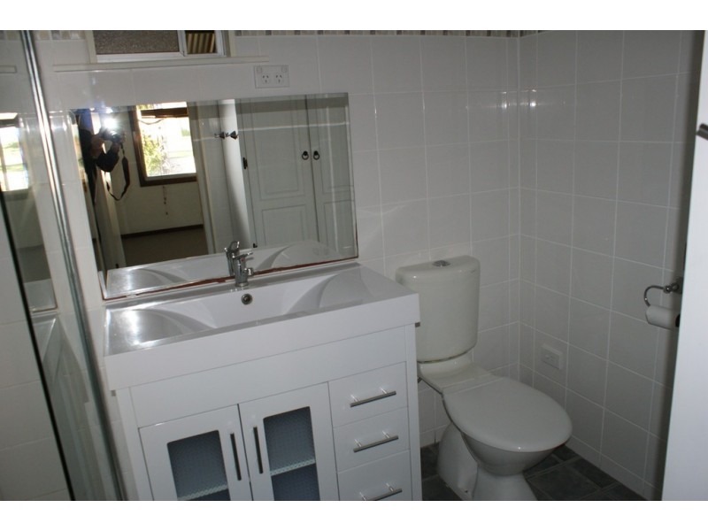 12 Armstrong Street, Dongara WA 6525