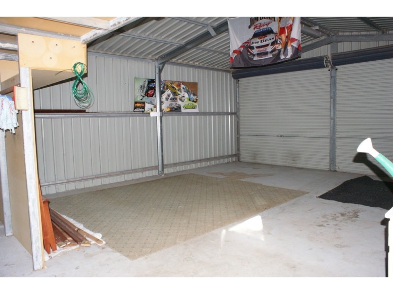 12 Armstrong Street, Dongara WA 6525