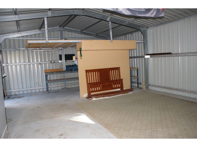 12 Armstrong Street, Dongara WA 6525