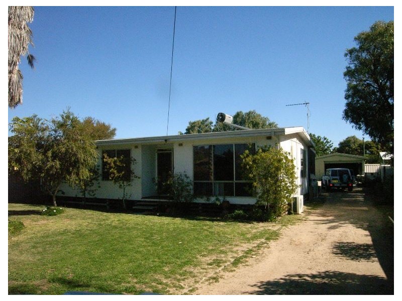 5 Flanagan Way, Dongara WA 6525