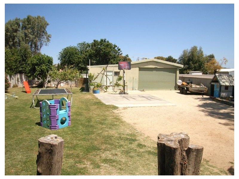 5 Flanagan Way, Dongara WA 6525