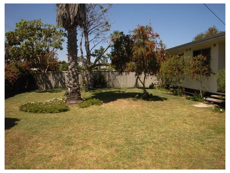 5 Flanagan Way, Dongara WA 6525