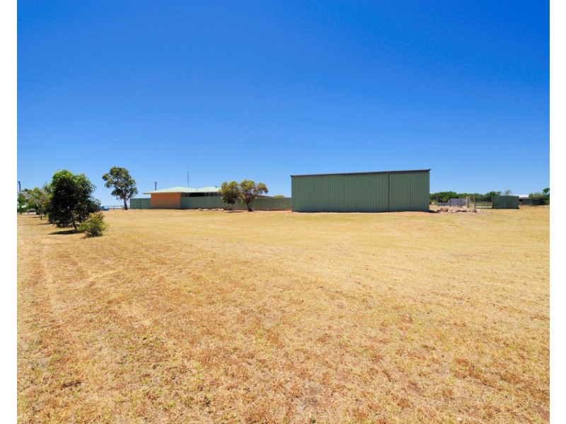 25 Massingham Place, Dongara WA 6525