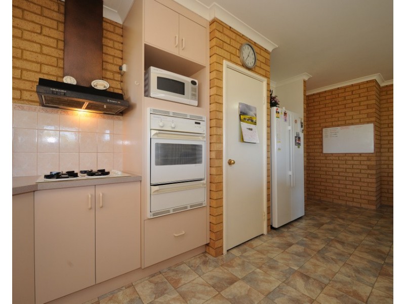 25 Massingham Place, Dongara WA 6525