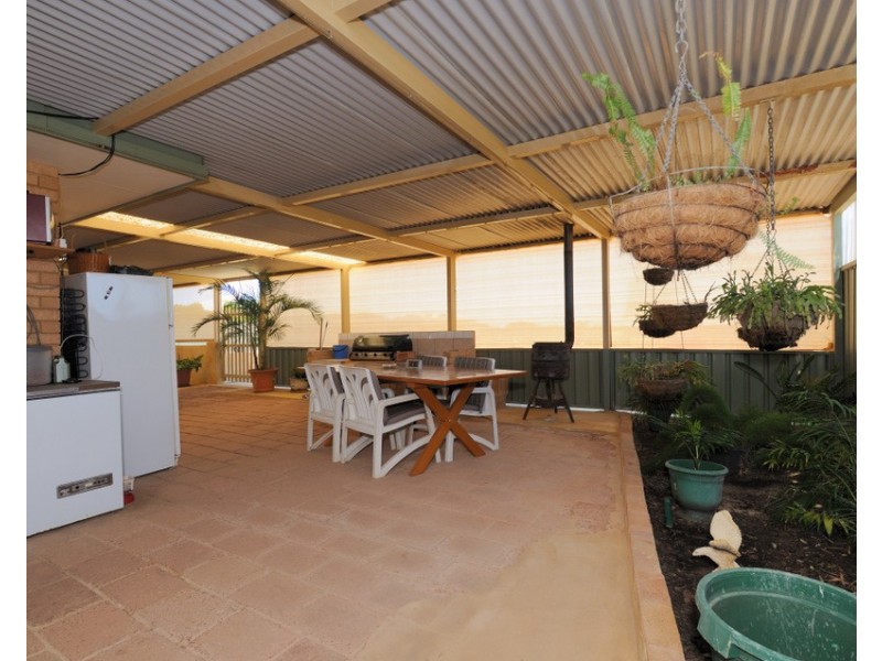 25 Massingham Place, Dongara WA 6525