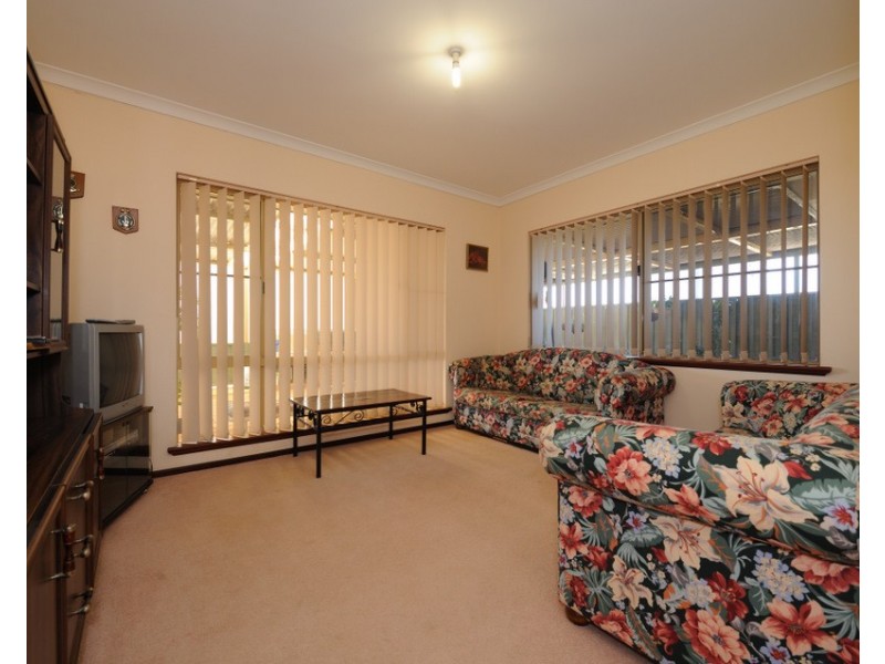 25 Massingham Place, Dongara WA 6525