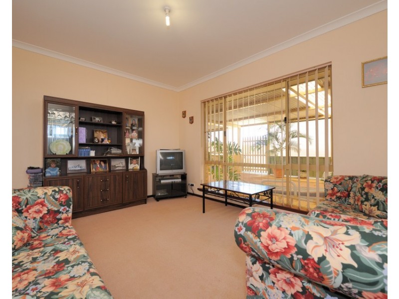 25 Massingham Place, Dongara WA 6525