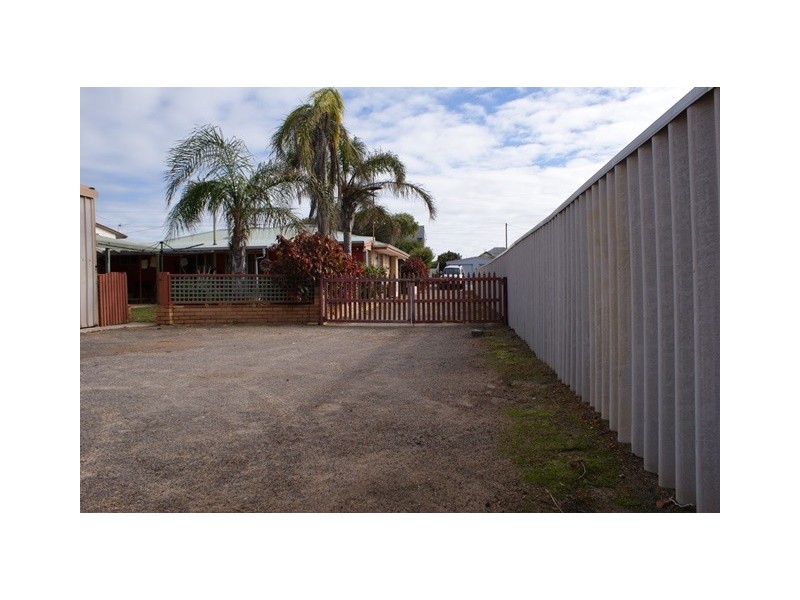 29 Carnarvon St, Port Denison WA 6525