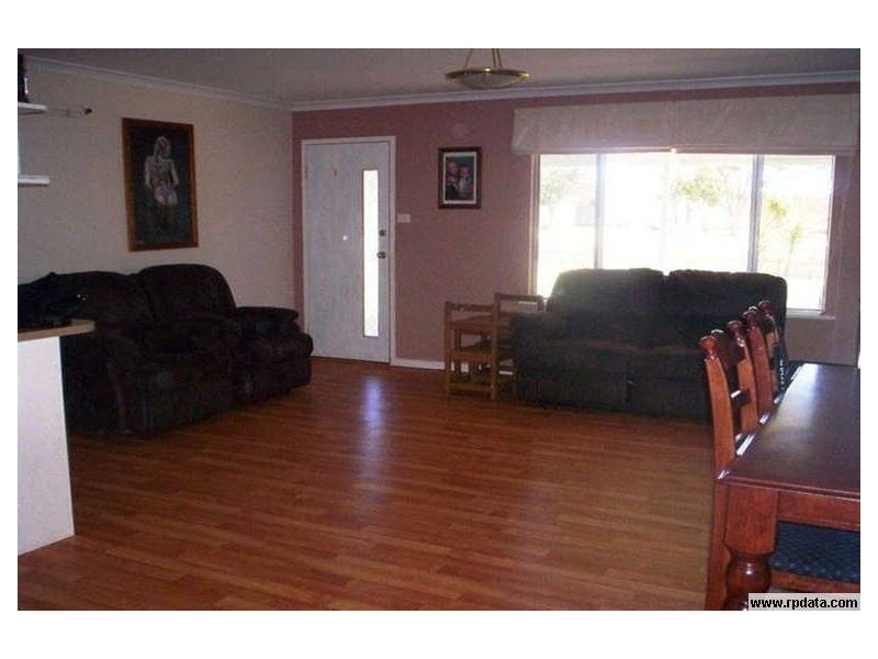 16 Dodd Street, Dongara WA 6525