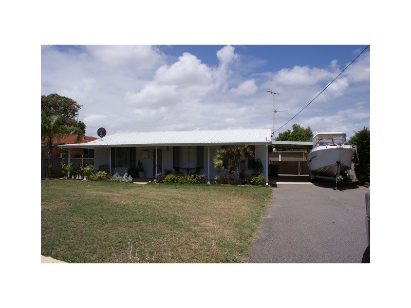 16 Dodd Street, Dongara WA 6525