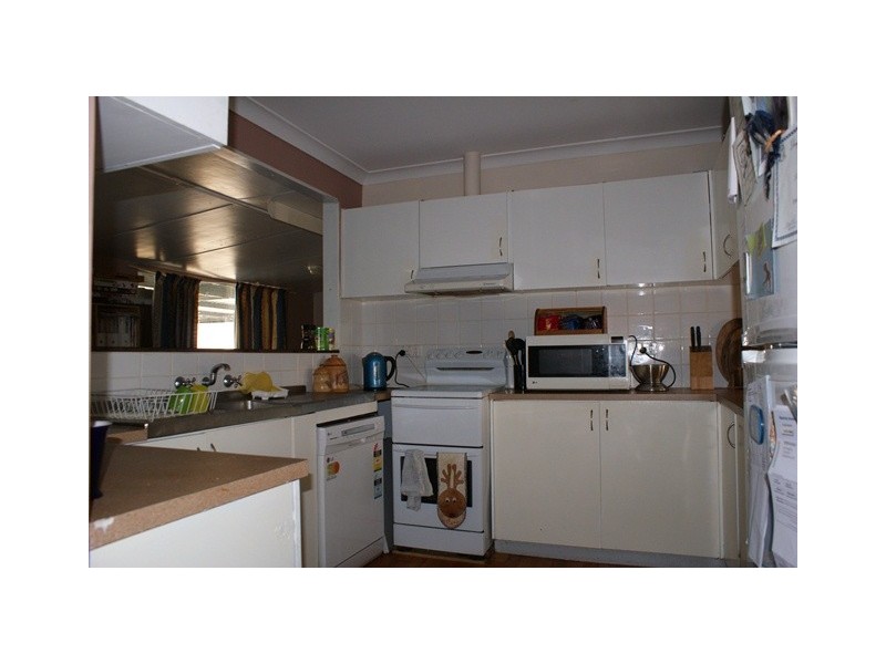 16 Dodd Street, Dongara WA 6525