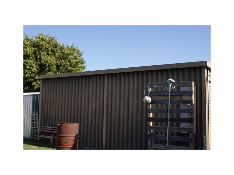 16 Dodd Street, Dongara WA 6525