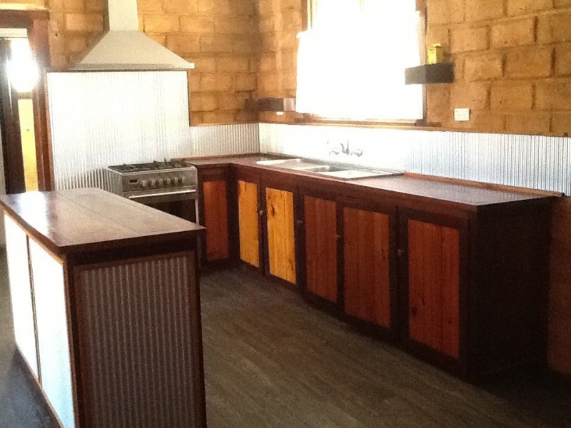 1 Pickering Dr, Dongara WA 6525