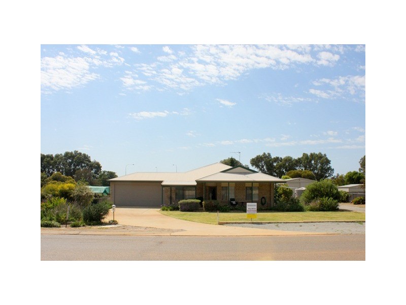 92 Tulloch Drive, Dongara WA 6525