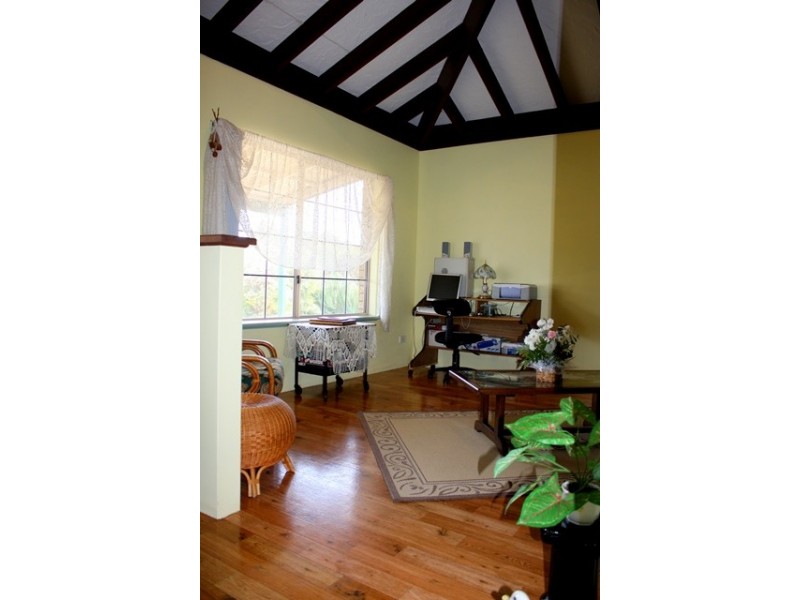 92 Tulloch Drive, Dongara WA 6525