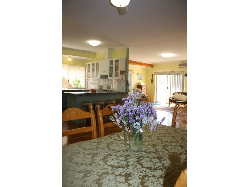 92 Tulloch Drive, Dongara WA 6525