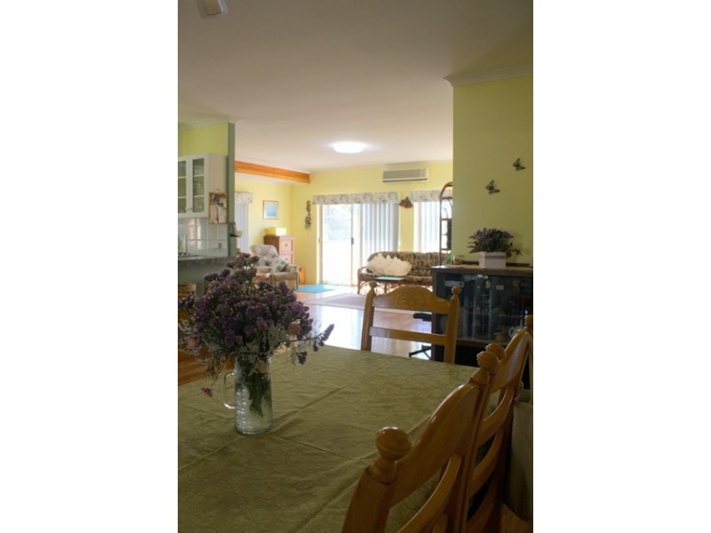 92 Tulloch Drive, Dongara WA 6525