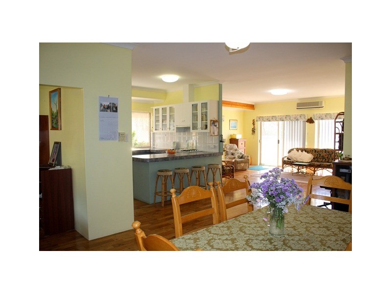 92 Tulloch Drive, Dongara WA 6525