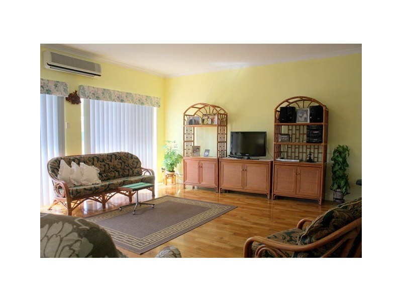 92 Tulloch Drive, Dongara WA 6525