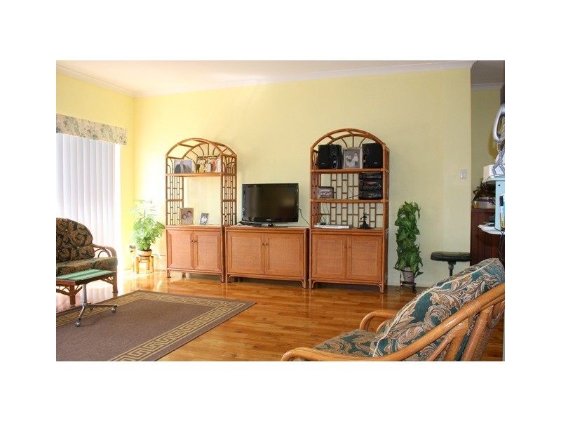 92 Tulloch Drive, Dongara WA 6525